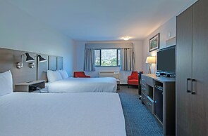 Riverland Inn & Suites