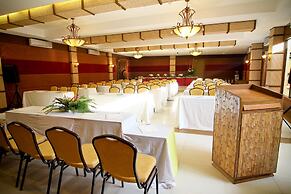 Boracay Tropics Resort Hotel