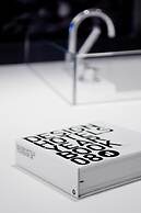 Carbon Hotel - Different Hotels