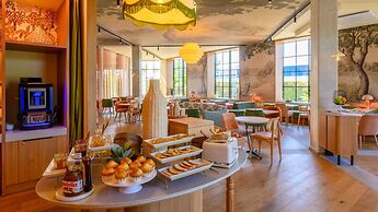 Kyriad Prestige Compiègne Hotel & Spa