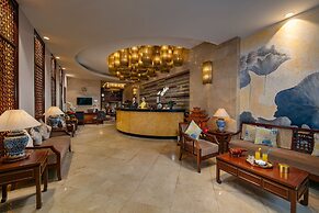 Oriental Suites Hotel & Spa