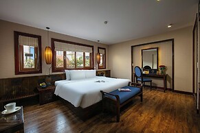 Oriental Suites Hotel & Spa