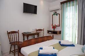 Adonis Hotel Naxos
