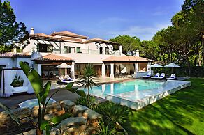 Pine Cliffs Village
