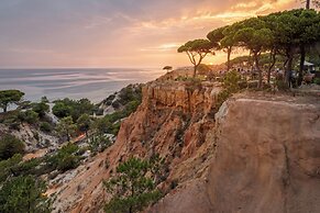 Pine Cliffs Village