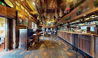 Hundred House Hotel