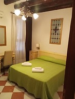 Hotel Henry