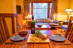 Johnston Canyon Lodge and Bungalows