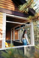 Johnston Canyon Lodge and Bungalows