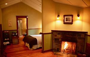Johnston Canyon Lodge and Bungalows