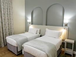 Queen’s Hotel by BON Hotels