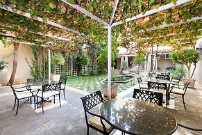 Queen’s Hotel by BON Hotels
