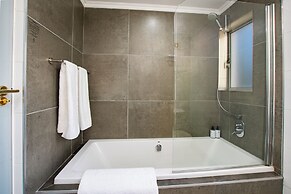 Queen’s Hotel by BON Hotels