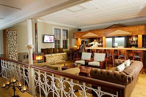 Queen’s Hotel by BON Hotels