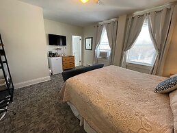 The Harbourview Inn