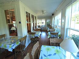 The Harbourview Inn