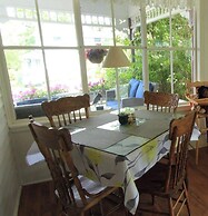 The Harbourview Inn