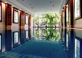 Lions Garden Hotel