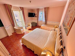 Hotel Caroline
