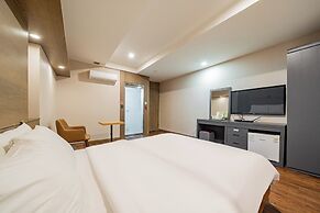 Incheon Airport Hotel June