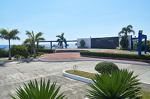Thunderbird Resorts - Poro Point