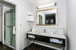 Hampton Inn & Suites Mobile- Downtown Historic District