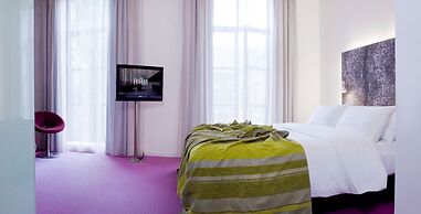 Eburon Hotel - Different Hotels