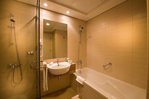 Oaks Liwa Heights Suites