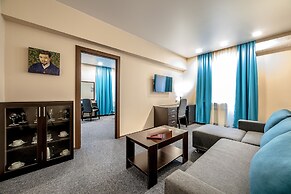 Russ Hotel