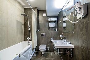 Russ Hotel
