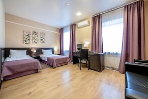 Russ Hotel
