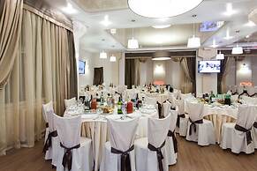 Russ Hotel