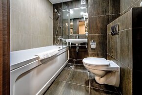 Russ Hotel