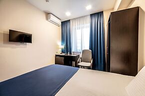 Russ Hotel