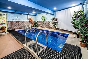 Russ Hotel