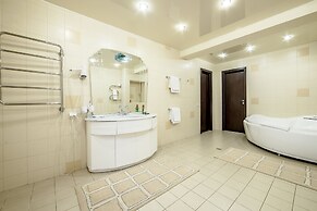 Russ Hotel
