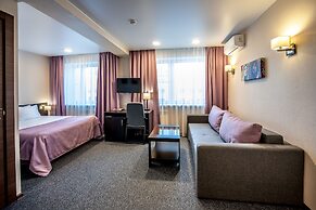 Russ Hotel