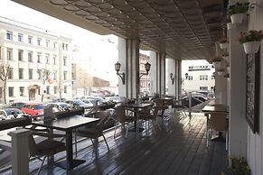 Russ Hotel