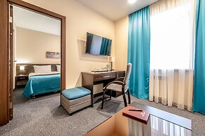 Russ Hotel