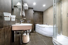 Russ Hotel