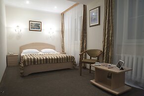 Russ Hotel