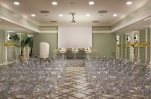 Leon's Place Hotel