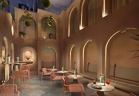Leon's Place Hotel