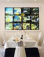 M Glamour Hotel