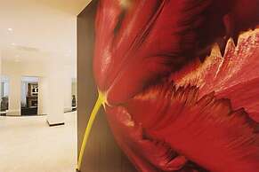 M Glamour Hotel
