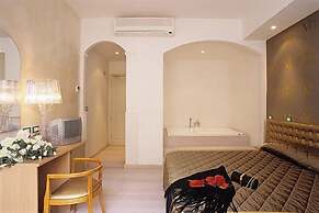 M Glamour Hotel