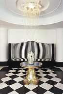 M Glamour Hotel