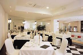 M Glamour Hotel