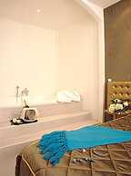 M Glamour Hotel