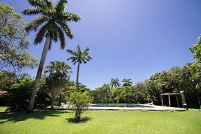 Hacienda La Pacífica Eco-Lodge